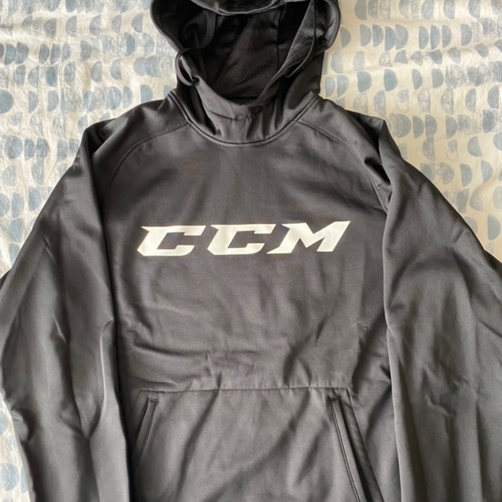 CCM core tech hoodie black size Large